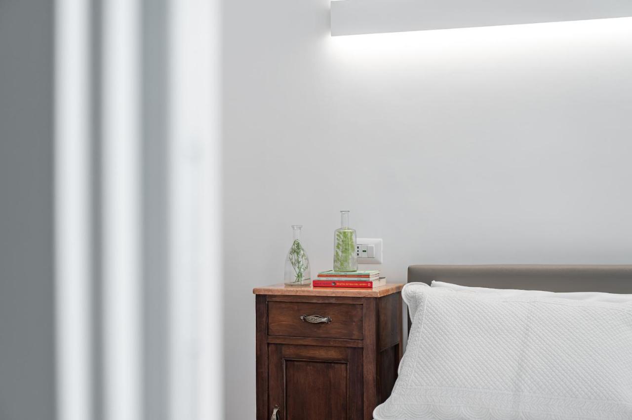 Apartment Iflat Wood And Marble Riverfront Rome