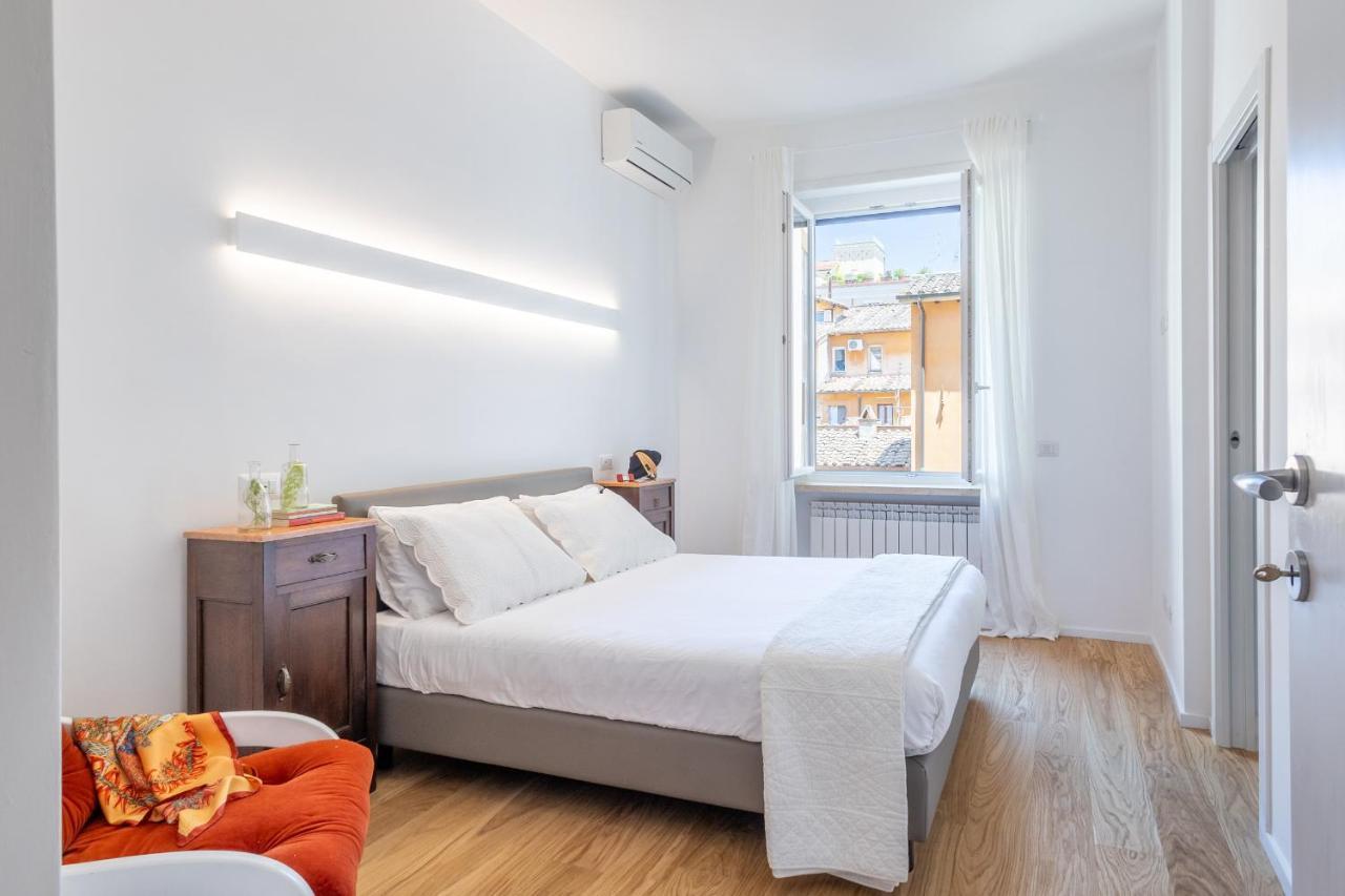 Apartment Iflat Wood And Marble Riverfront Rome